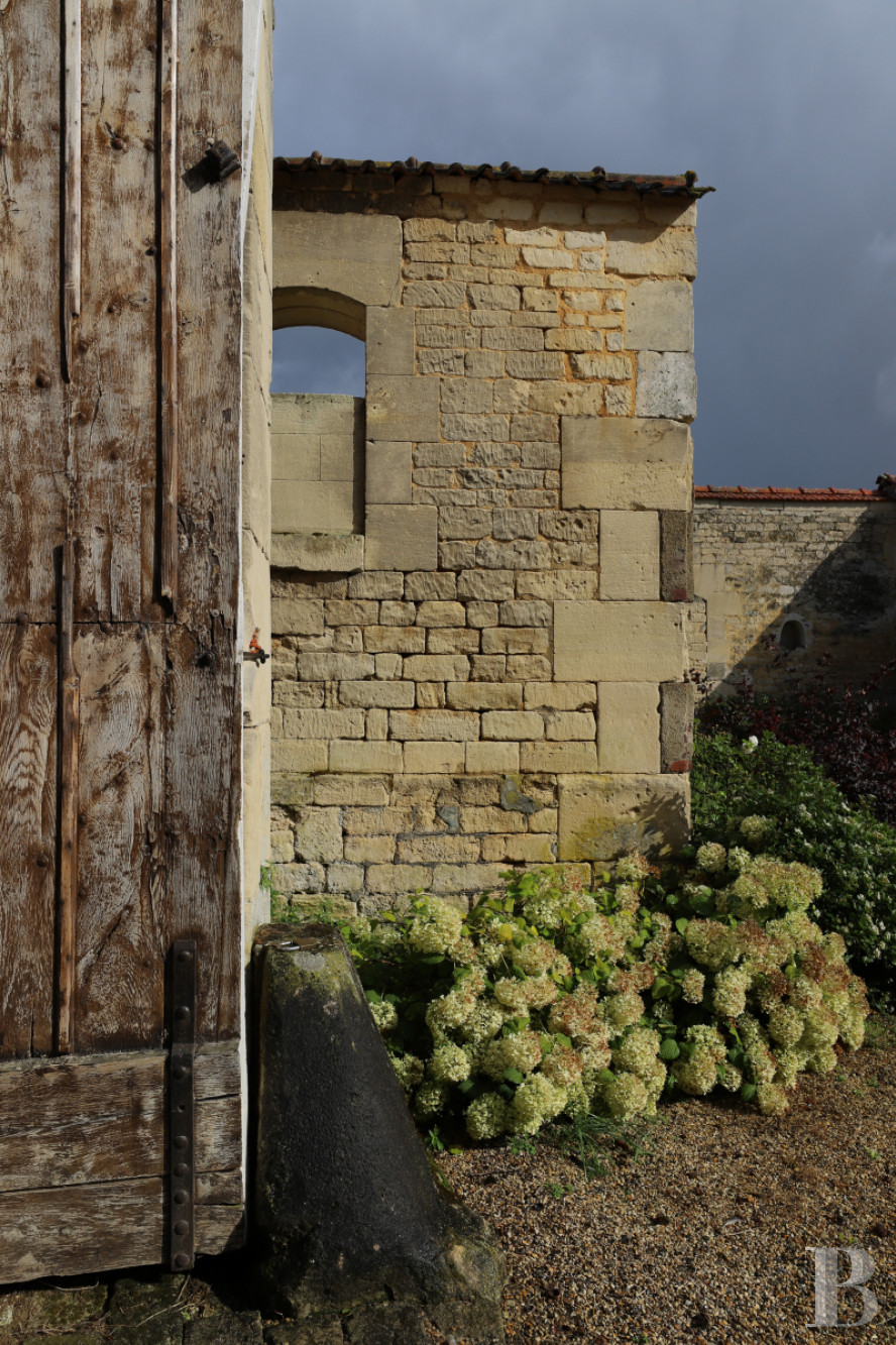 A large 18th century farmhouse and dovecote transformed into a hotel in the Oise, near Senlis - photo  n°21
